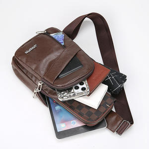 Bolso de Pecho para Hombre Jingpin, de Cuero PU Marrón, para Viajes de Negocios, Bandolera, Diseño Simple y Moderno - Product Image 3