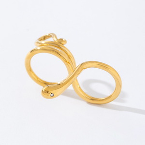 Novos Anéis de Joias em Aço Inoxidável com Revestimento Dourado à Prova d'Água e Sem Oxidação com Pedras de Rhinestone Brancas - Product Image 1