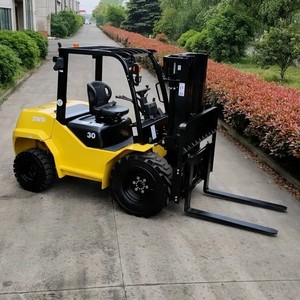 新しい4x4 5トンディーゼル電気フォークリフトクレーン小売産業のためのすべての地形デザイン