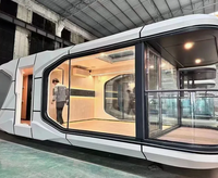 Capsule spatiale préfabriquée robuste avec fondation en béton pour complexe hôtelier dans le désert