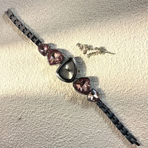 Montre de luxe pour femme, bracelet de montre en cristal, cadeau de niche - Product Image 1