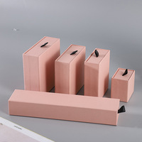 Boîtes cadeaux de luxe en carton carré pour bijoux, avec inserts en mousse pour bagues, colliers, boucles d'oreilles - Embossées, taille personnalisée 4c