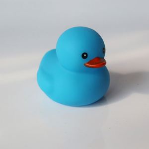 Xj458 Mini canard flottant en caoutchouc personnalisé avec logo et forme, jouet de bain sonore pour enfant, cadeau promotionnel, vente en gros - Product Image 6