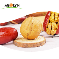 Noix pelées et dattes rouges farcies Jujube rouge aux noyaux de noix