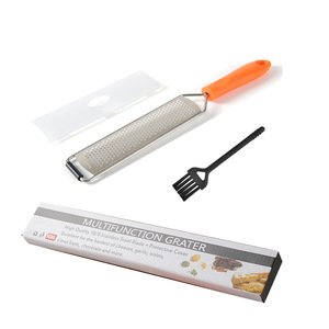 Râpe à fromage multifonctionnelle manuelle avec manchon <span class=keywords><strong>de</strong></span> protection, râpe à <span class=keywords><strong>citron</strong></span>, râpe à chocolat, râpe à fruits et légumes en acier inoxydable - Product Image 5