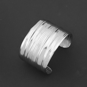 Pulsera Irregular Ajustable de Acero de Titanio Plateado, Diseño de Nicho Popular, Pulseras Sencillas para Mujer, Joyería de Moda - Product Image 2