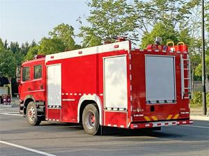 Chine Top fabricant Dongfeng 6000 litres <span class=keywords><strong>camion</strong></span> de pompiers bas prix à vendre <span class=keywords><strong>camion</strong></span> de pompiers d'urgence 4X2 - Product Image 5