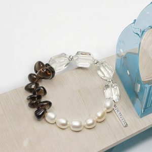 Bracelet tendance en cristal transparent avec perles géométriques en forme de papillon et fermoir OT, cadeau idéal pour elle - Product Image 3
