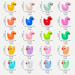 Vente en gros de petits canards en résine, figurines de canards miniatures classiques, couleurs assorties et canards qui brillent dans le noir, ornements pour micro-paysages - Product Image 2