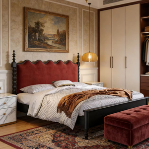 Letto Matrimoniale in Legno Intagliato Stile Vittoriano Francese Antico con Bordo Smerlato e Testiera a Cerniera per Camera Padronale - Product Image 5