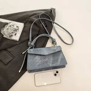 Nuevo Bolso Cuadrado Pequeño Minimalista Retro de Moda Otoñal para Mujer, Bolso de Mano Casual, Color Sólido, PU, Poliéster, 1-3L - Product Image 1