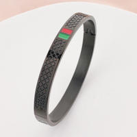 Einfache Hersteller Großhandel Double G Titan Stahl Schnalle Armreifen Emaille Luxus Edelstahl Armreifen Armband