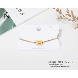 Bracciale in Acciaio Inossidabile con Targhetta Lettera D 12x14cm, Gioiello Raffinato - Product Image 3