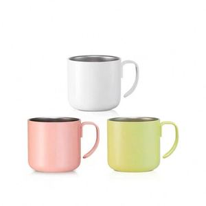 Taza de Café Doble de Acero Inoxidable para Exteriores con Tapa y Asa de Madera - Product Image 2