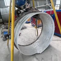 Équipement de réparation de tuyaux en spirale mécanique, machine de rénovation d'égouts municipaux sans tranchée avec cage d'enroulement souterraine