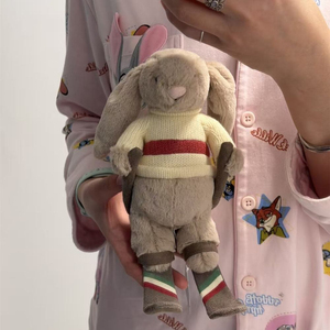 Jellycats Snowboard <span class=keywords><strong>Bugs</strong></span> <span class=keywords><strong>Bunny</strong></span> Milan Edizione Limitata Bambola 2026 Primavera Pronta Consegna Giocattolo di Peluche Popolare Transfrontaliero in Cotone - Product Image 6