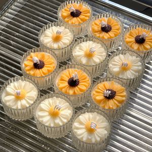 Autocollants personnalisés de qualité supérieure, autocollants floraux personnalisés pour petits pots, bougies créatives avec décorations chics pour la maison - Product Image 4