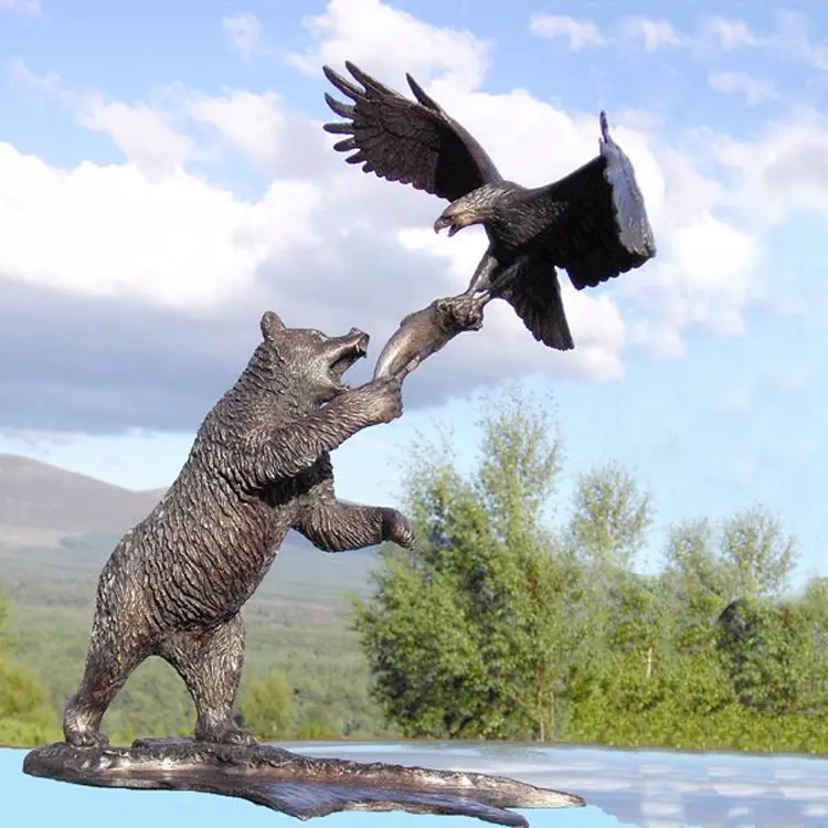 Urso e águia de metal antiguidade ocidental, escultura para enfeites de jardim