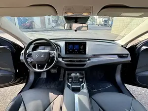 รถ<span class=keywords><strong>ย</strong></span>นต์พลังงานใหม่ Hongqi E-QM5 รุ่นปี 2022 2023 2024 รุ่น Range Charging Joy Edition ขับเคลื่อนด้วยพลังงานไฟฟ้า  พวงมาลัยซ้าย 4 ประตู 5 ที่นั่ง - Product Image 2