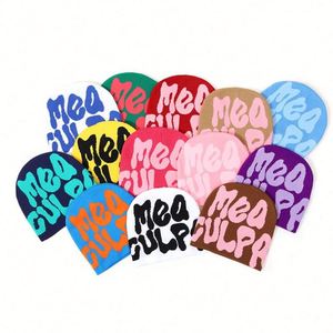 Vente en gros de bonnets en acrylique tricotés jacquard avec logo brodé personnalisé YKH, imprimé et gaufré, pour femmes et hommes, prêts pour les voyages - Product Image 2