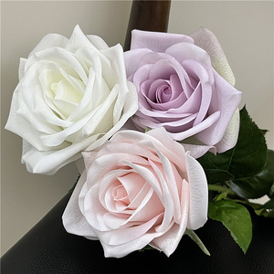 Fiori Artificiali QIHAO di Alta Qualità, <span class=keywords><strong>Rose</strong></span> e Garofani Realistici e Idratanti, per Tavoli da Pranzo e Matrimoni - Product Image 1