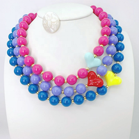Collier de perles acryliques colorées CH-LAN1265, perles en plastique en forme de cœur aux couleurs arc-en-ciel, collier créatif en acrylique réglable, vente en gros