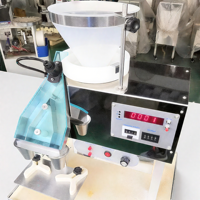 Mini máquina de conteo de escritorio en stock, pequeña encimera semiautomática de banco para embotellar dulces, conteo eficiente de gomitas de mesa