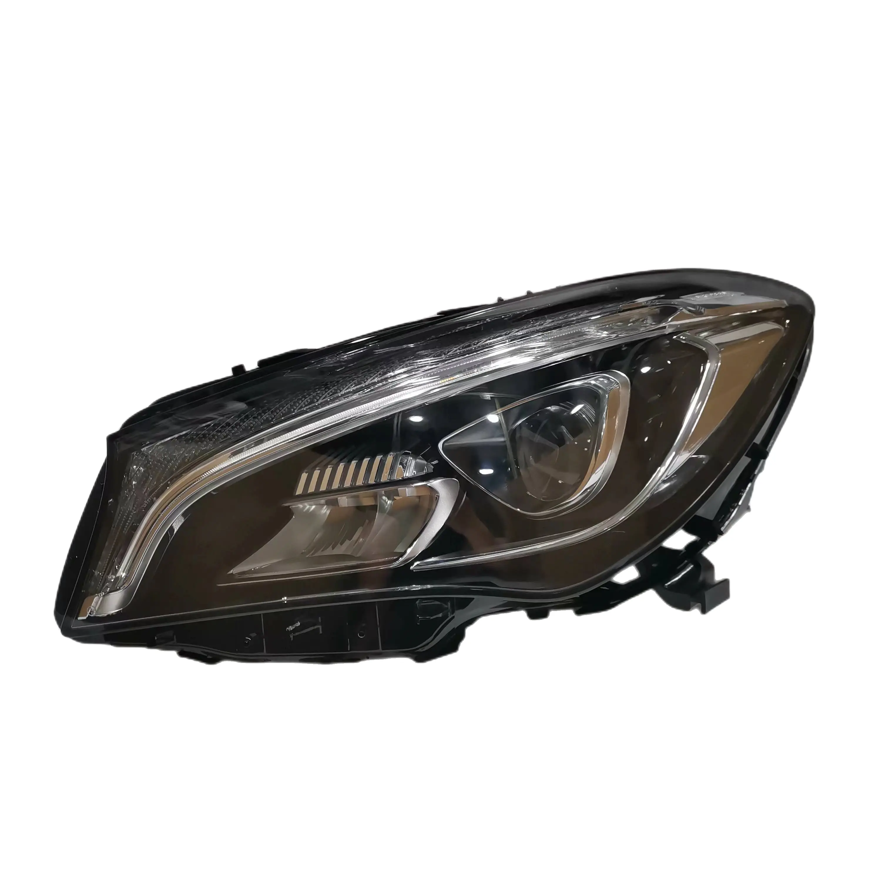 Sistema di illuminazione automobilistica per lenti anteriori di prodotti di alta qualità di fari Mercedes-Benz CLA W117LED.