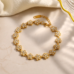 กำไลข้อมือลายดอกไม้ประดับเพชรเทียม ชุบทอง 18k โลหะผสมสังกะสี ลายเรขาคณิตดอกไม้ ของขวัญเครื่องประดับ - Product Image 1