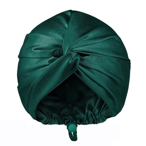 Bonnet en Soie Noir et Rose Personnalisé avec Logo pour Femmes, Idéal Cheveux Bouclés Naturels, Bonnet de Nuit avec Bande Élastique - Product Image 3