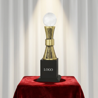 Trophée en métal moulé sous pression de style antique avec gravure, design portable pour récompenses exécutives et de leadership