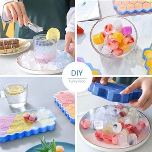 37 Moules à glaçons en silicone avec couvercles, forme nid d'abeille hexagonale, qualité alimentaire, résistants au congélateur, résistants à la chaleur 230°C, empilables - Product Image 4