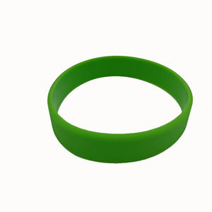 인쇄 가능한 컬러 패턴 로고 오목한 볼록한 글자 기성품 고무 제품과 광택 단색 실리콘 밴드 팔찌 - Product Image 4