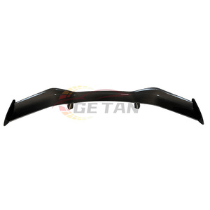 <span class=keywords><strong>Becquet</strong></span> arrière HiglWing en fibre de carbone humide d'usine avec support pour 23-UpCorvette C8 <span class=keywords><strong>206</strong></span> livré avec des supports FactorBrackets - Product Image 2