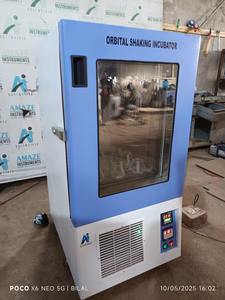 Incubadora de Agitación de Sobremesa Profesional de 110 Litros, Fabricada en India, Dispositivos Termostáticos para Uso en Laboratorio, 220-240V CA - Product Image 3