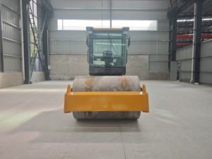 Petit rouleau vibrant moteur diesel haute puissance Vibration hydraulique Entretien des routes Compactage des pistes d'aéroport - Product Image 6