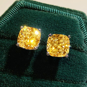 Orecchini a Perno Quadrati con Quattro Punte per Donne, Design Geometrico, Accessori per Orecchie alla Moda per Uso Quotidiano - Product Image 5