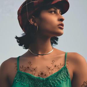 Tatuaje Temporal Impermeable para <span class=keywords><strong>Mujer</strong></span>, Diseño de Flor Grande <span class=keywords><strong>en</strong></span> el Pecho, Tatuajes Sensuales Debajo del Busto - Product Image 5