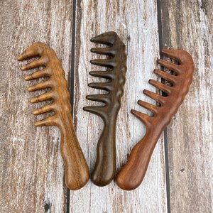 Cepillo de madera de sándalo natural de dientes anchos con mango, cepillo <span class=keywords><strong>para</strong></span> masaje capilar con láser, cepillo antiestático desenredante <span class=keywords><strong>para</strong></span> cabello rizado y peluquería - Product Image 1