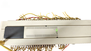 เซ็นเซอร์ควบคุม PLC โมดูล PLC ของแท้ใหม่เอี่ยม FX3U-128MR/ES-A - Product Image 1