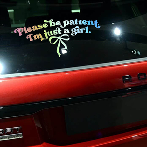 Pegatina divertida para coche, calcomanía de vinilo con la frase «Por favor, ten paciencia, soy solo una chica» para parachoques y ventana, adecuada para Toyota, <span class=keywords><strong>Honda</strong></span>, BMW - Product Image 2