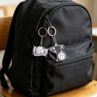 Vente en gros usine Nouveaux styles de porte-clés mous créatifs en forme de mousqueton en caoutchouc PVC, matériau durable, imperméable, personnalisable, tendance