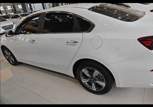 2020 pour Kia K3 1.5L CVT LED berline tissu Euro VI multifonction automatique et manuel voiture d'occasion - Product Image 2