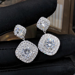 Orecchini Pendenti Quadrati con Micro Pavé di Zirconi per Donne, Eleganti Gioielli per Matrimoni e Feste - Product Image 3