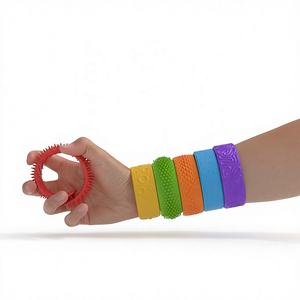 สายรัดข้อมือซิลิโคนแบบมีหนาม ของเล่นเสริมพัฒนาการสัมผัสสมัยใหม่ สำหรับเด็กและผู้ใหญ่ ของชำร่วยงานปาร์ตี้ - Product Image 1