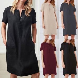 Vente en gros de robes en coton pour femmes, manches courtes, couleur unie, boutonnées, col rond, longueur midi, robe décontractée droite pour l'été - Product Image 3