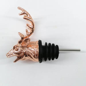 Carafe en métal en forme <span class=keywords><strong>de</strong></span> tête <span class=keywords><strong>de</strong></span> <span class=keywords><strong>cerf</strong></span> Wapiti <span class=keywords><strong>avec</strong></span> verseur à vin, bouchons en liège, bec verseur à vin en forme d'élk sauvage, verseur à <span class=keywords><strong>whisky</strong></span> - Product Image 5