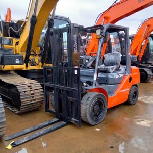 Le Japon a utilisé le chariot élévateur d'origine 8FD30 3T vente chariot élévateur diesel chariot élévateur japon Komatsu 3 tonnes Isuzu moteur bon - Product Image 6