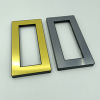 Enchufes y Tomas de Corriente Personalizables con Logotipo Estándar de EE. UU., Dorados y Plateados, 2 Tomas de CA, 2 Puertos USB-A, 2 Puertos Tipo-C, 10A, Retardantes de Llama, PC ETL para