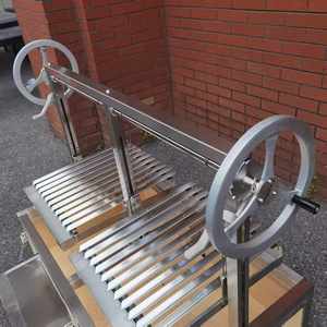 <span class=keywords><strong>Parrilla</strong></span> <span class=keywords><strong>Argentina</strong></span> Santa María <span class=keywords><strong>de</strong></span> Acero Inoxidable con Carbón Vegetal y Madera, Diseño Nuevo <span class=keywords><strong>de</strong></span> 44 Pulgadas, Sistema <span class=keywords><strong>de</strong></span> Doble Elevación, Doble Zona <span class=keywords><strong>de</strong></span> Temperatura - Product Image 6